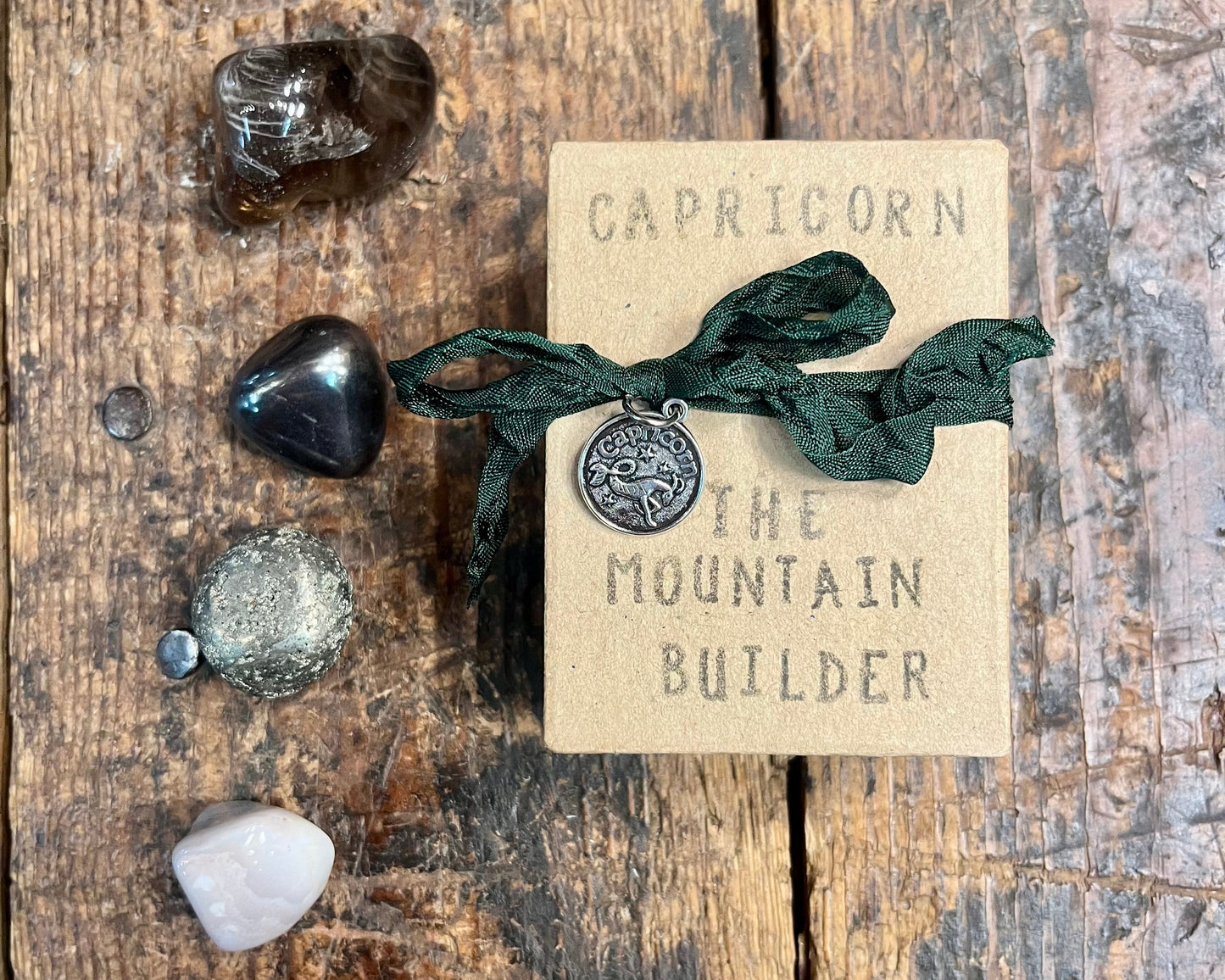 ♑ Capricorn Dream Ritual Crystal Box
