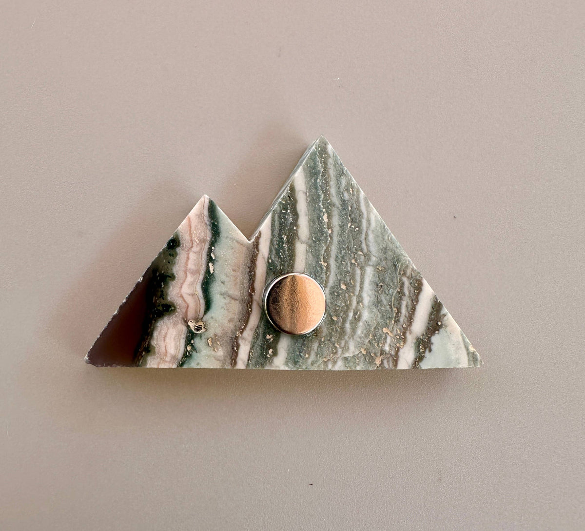 Mountain Jasper & Agate Magnet. National Park Souvenir