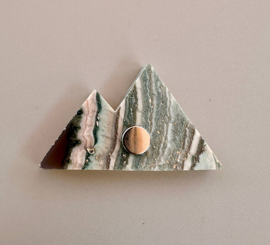 Mountain Jasper & Agate Magnet. National Park Souvenir