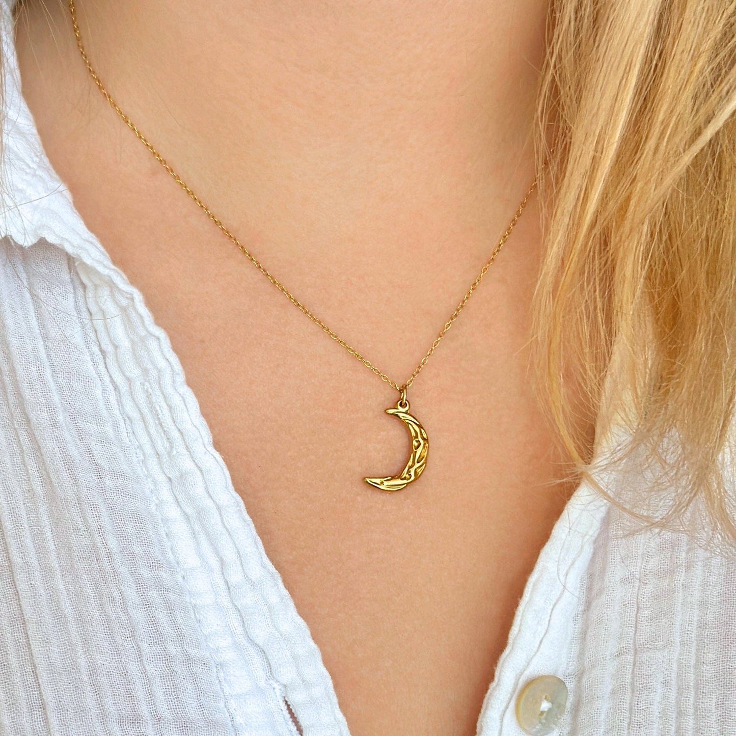 Dainty Moon Necklace – Celestial Gold Jewelry