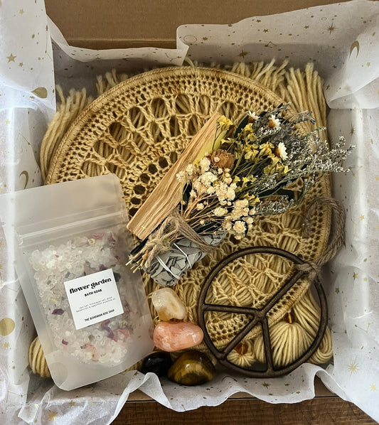 Buttercup Charm Gift Box